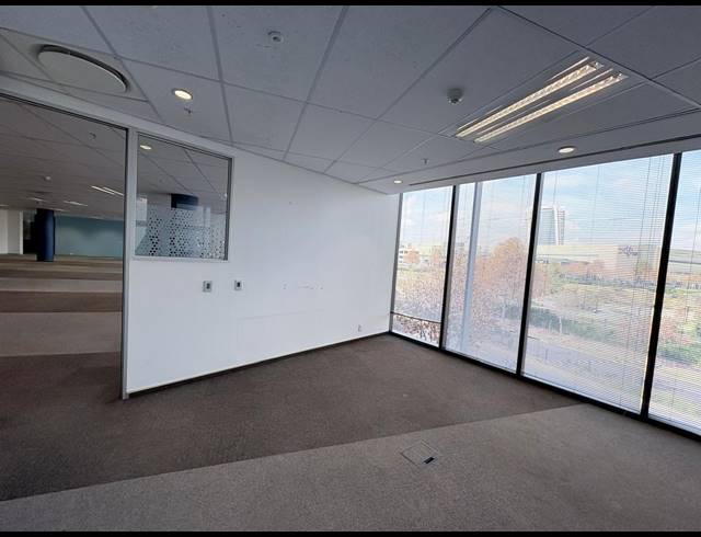2,941M² OFFICE TO LET IN WATERFALL